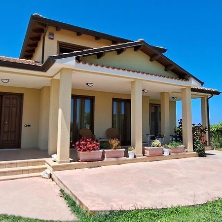Tollo B & B Le Tre Rose מראה חיצוני תמונה